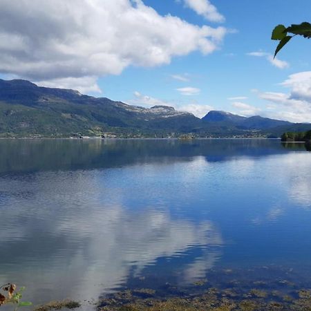 Teigen Leirstad, Feriehus Og Hytter Eikefjord Bagian luar foto