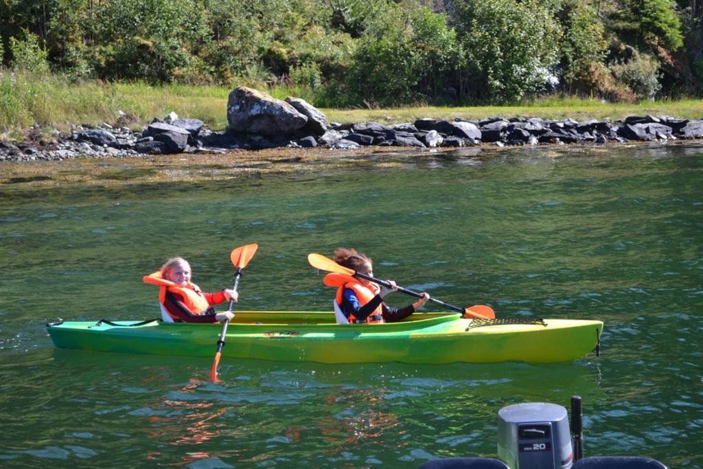 Teigen Leirstad, Feriehus Og Hytter Eikefjord Bagian luar foto