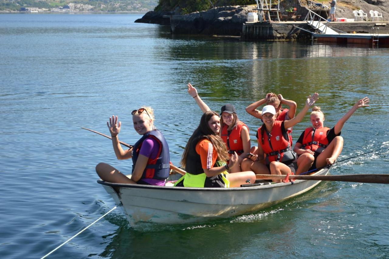 Teigen Leirstad, Feriehus Og Hytter Eikefjord Bagian luar foto