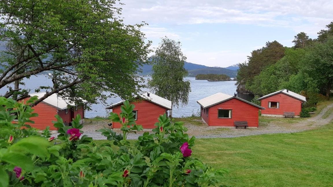 Teigen Leirstad, Feriehus Og Hytter Eikefjord Bagian luar foto